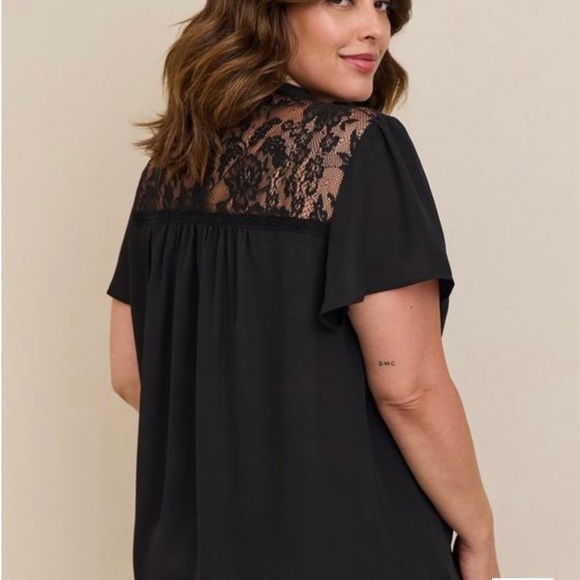 NWT Georgette With Lace Detail Flutter Sleeve Top Size 2 - Picture 6 of 8